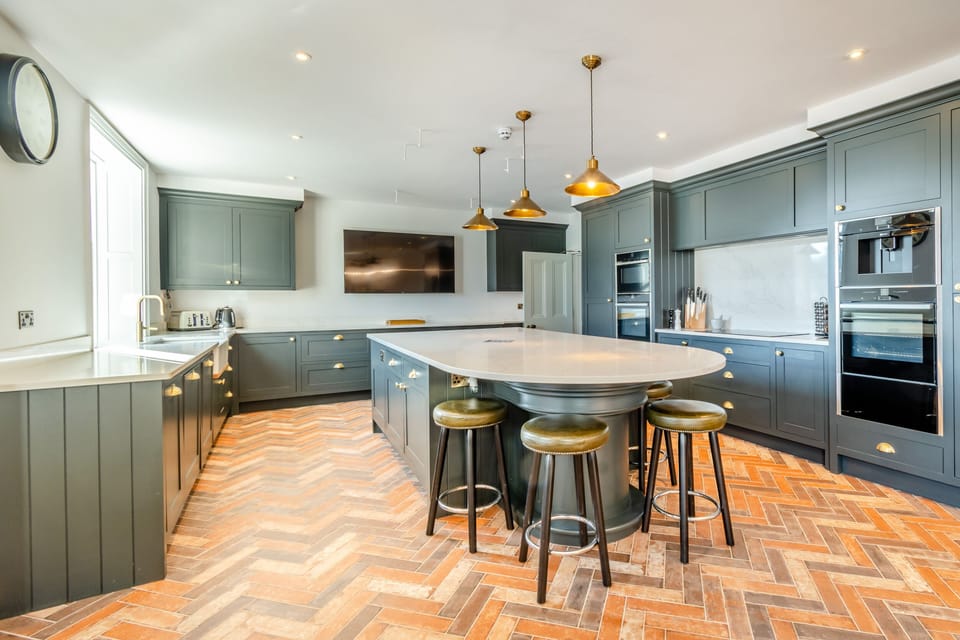 Fridge, dishwasher, electric kettle, toaster
