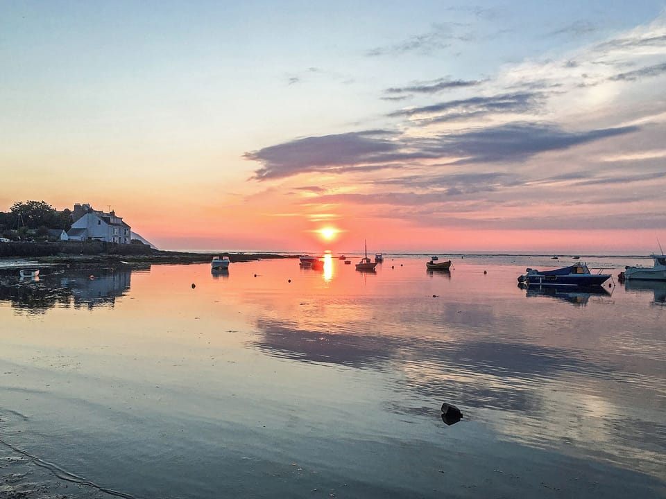 Beach | Llygaid-yr-Haul at Parrog Point, Newport, Pembrokeshire Coast