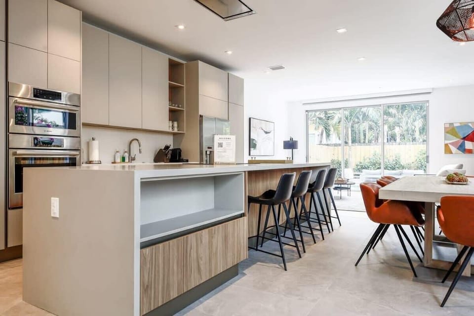 Discover the joy of cooking in a perfectly equipped kitchen. Your culinary journey begins now.
