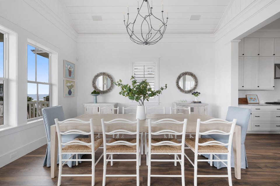 Dining Area - Seating for 10 guests - dine while watching the ships sail by!