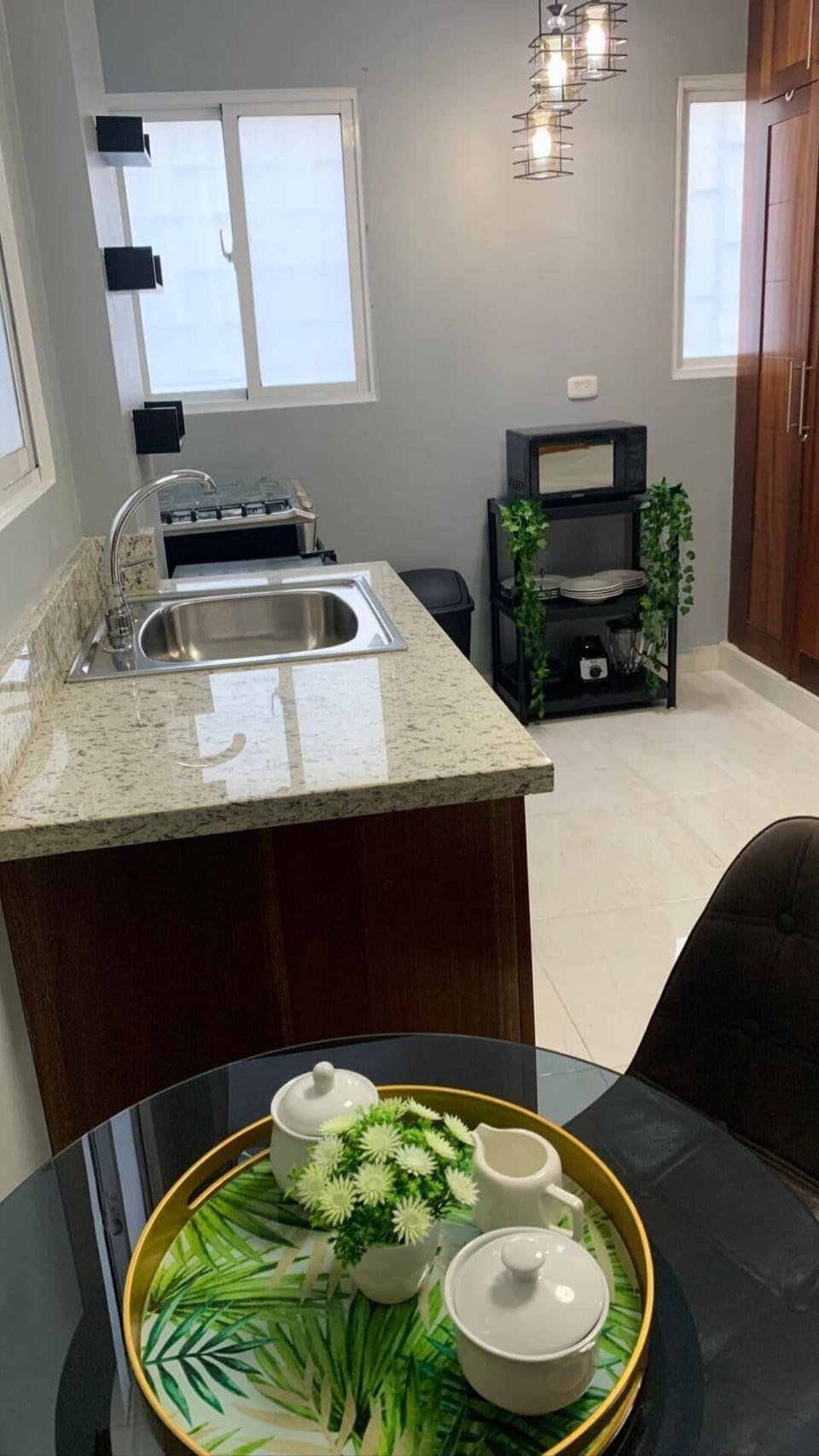 Comfort Studio, 1 Bedroom, City View | Private kitchen | Dining tables