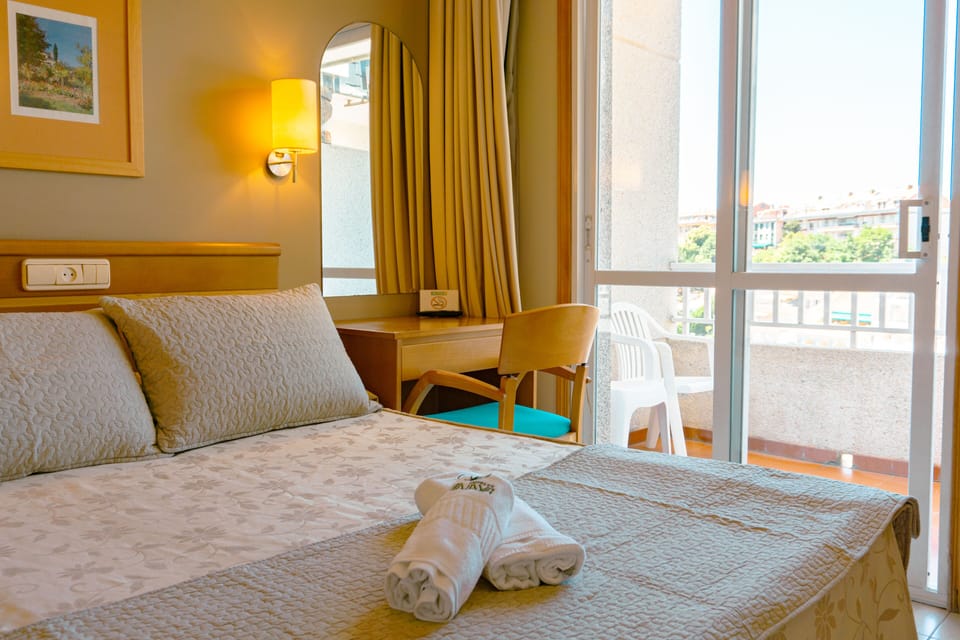 Single Room, Sea View | Desk, blackout drapes, cribs/infant beds, free WiFi