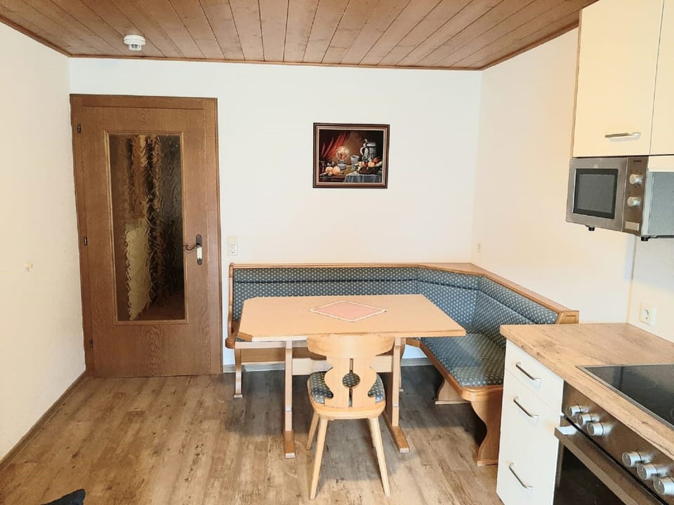 Apartment | Dining