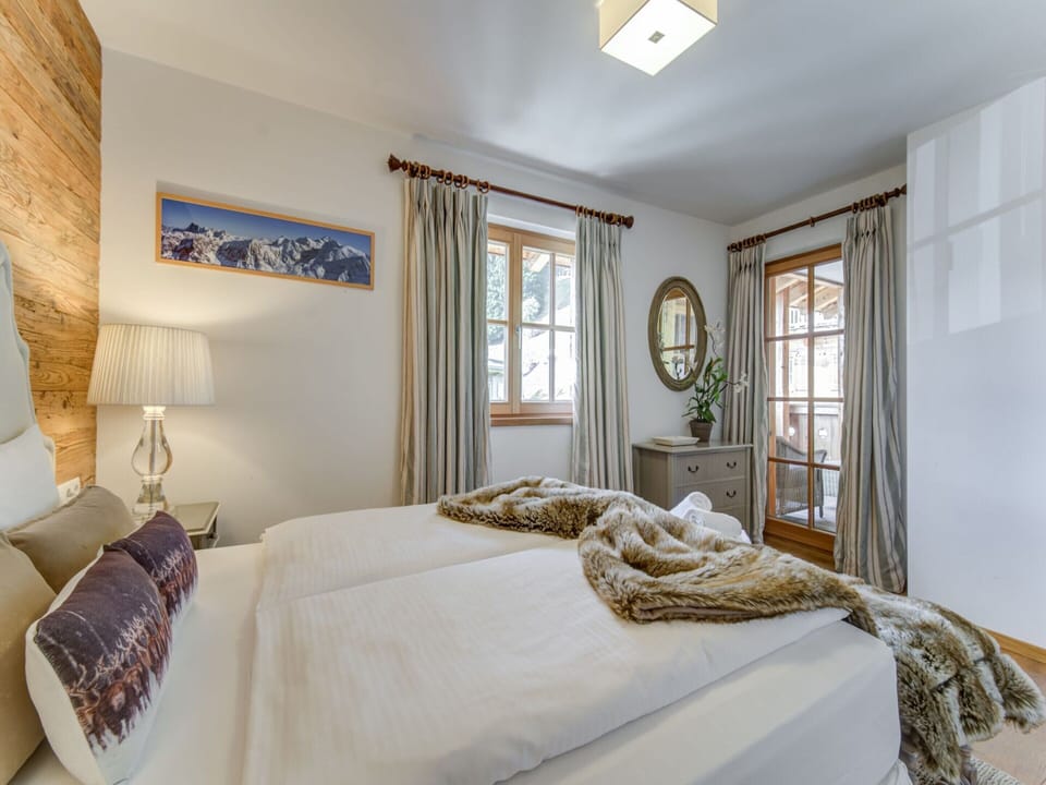 Apartment | 3 bedrooms, individually furnished, bed sheets