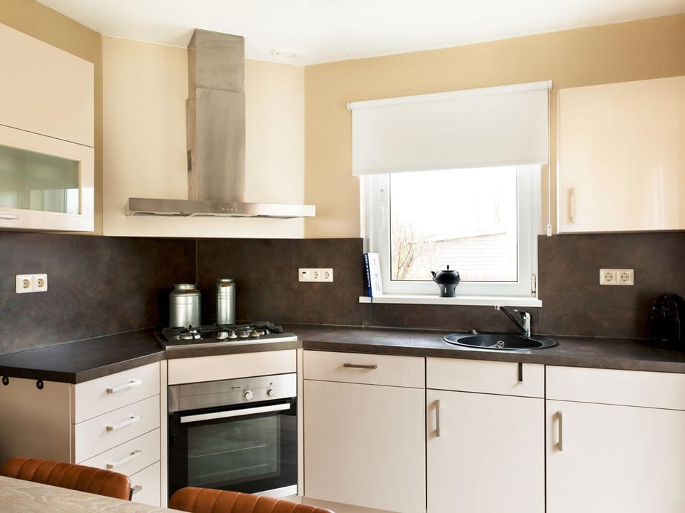 House | Private kitchen | Electric kettle, toaster