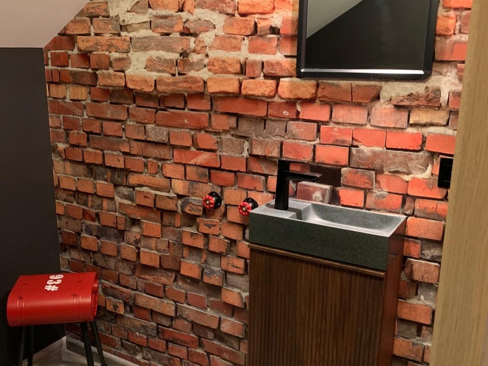 House | Bathroom