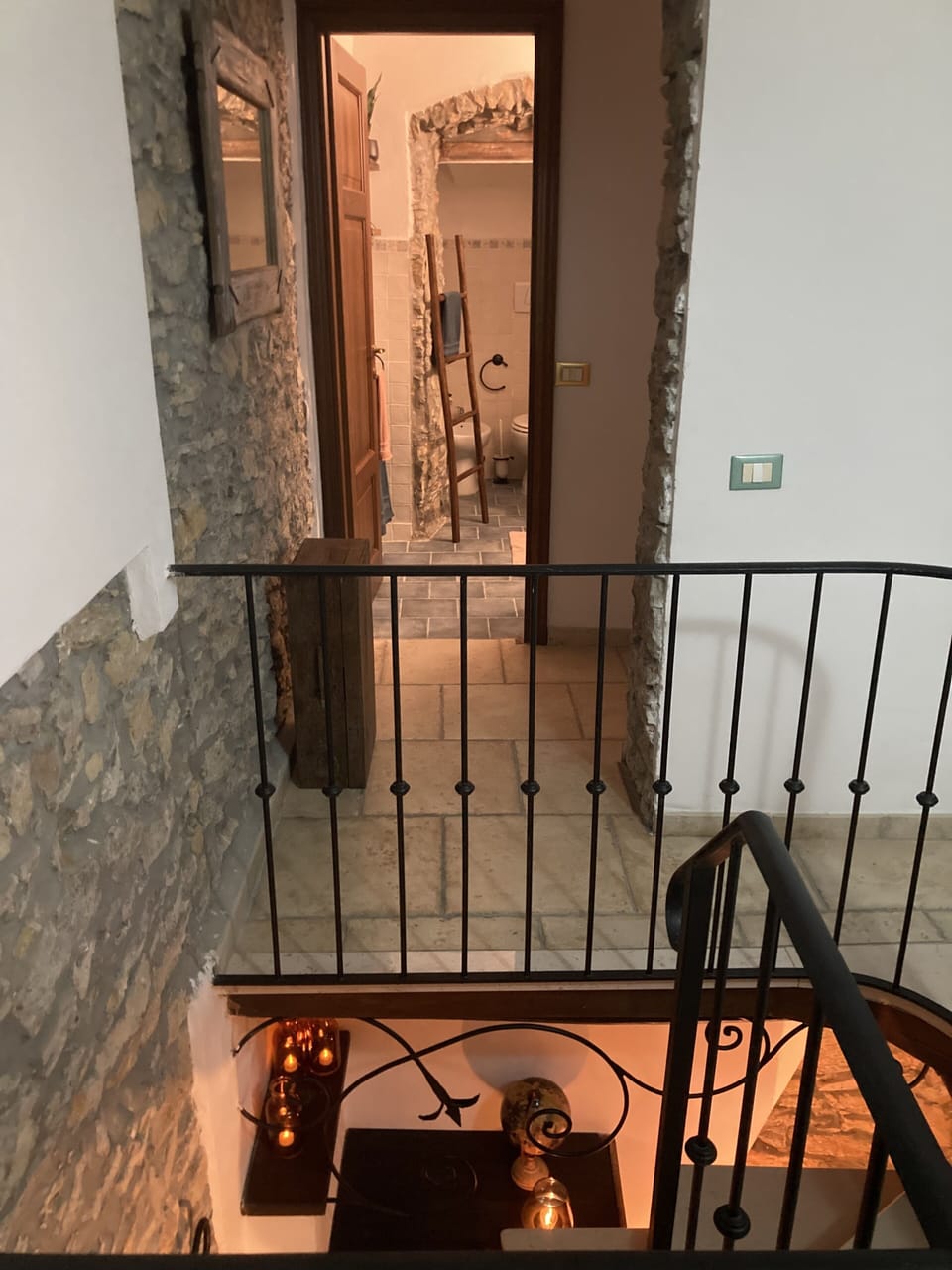 Staircase from ground floor to 1st floor (bedrooms, bathroom, office)