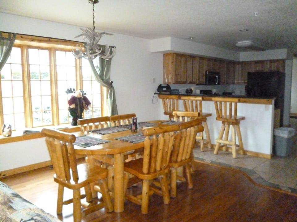 Family Townhome, Balcony, Lakeside | In-room dining