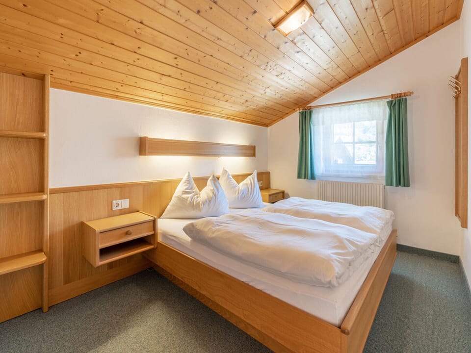 Apartment | 3 bedrooms, bed sheets