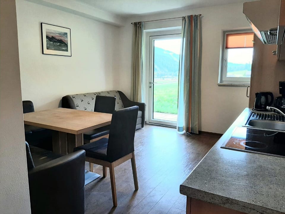 Apartment | Dining