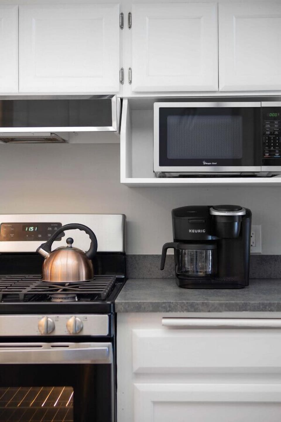 Dual Keurig Coffee Maker for K-Cup pods or ground coffee to brew the way you like to!