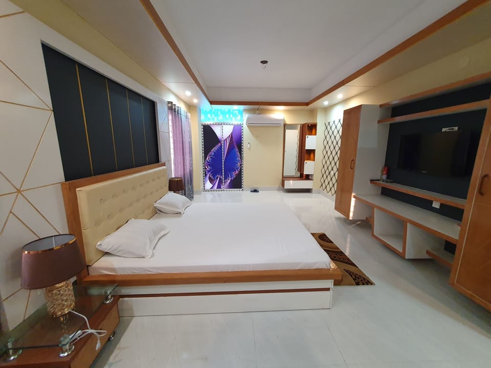Premium Room | Free WiFi, bed sheets