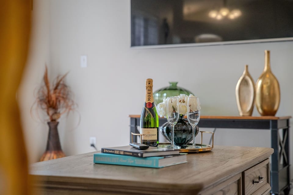 Living room (Champagne is not included, for staging purposes only)