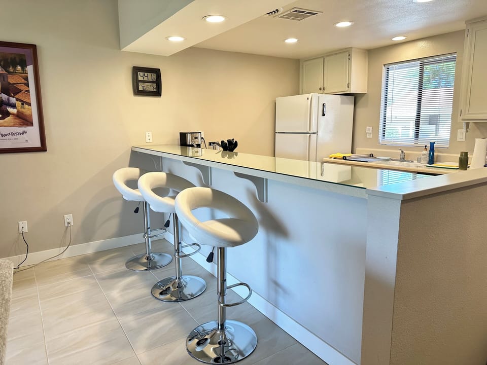 Breakfast Bar 