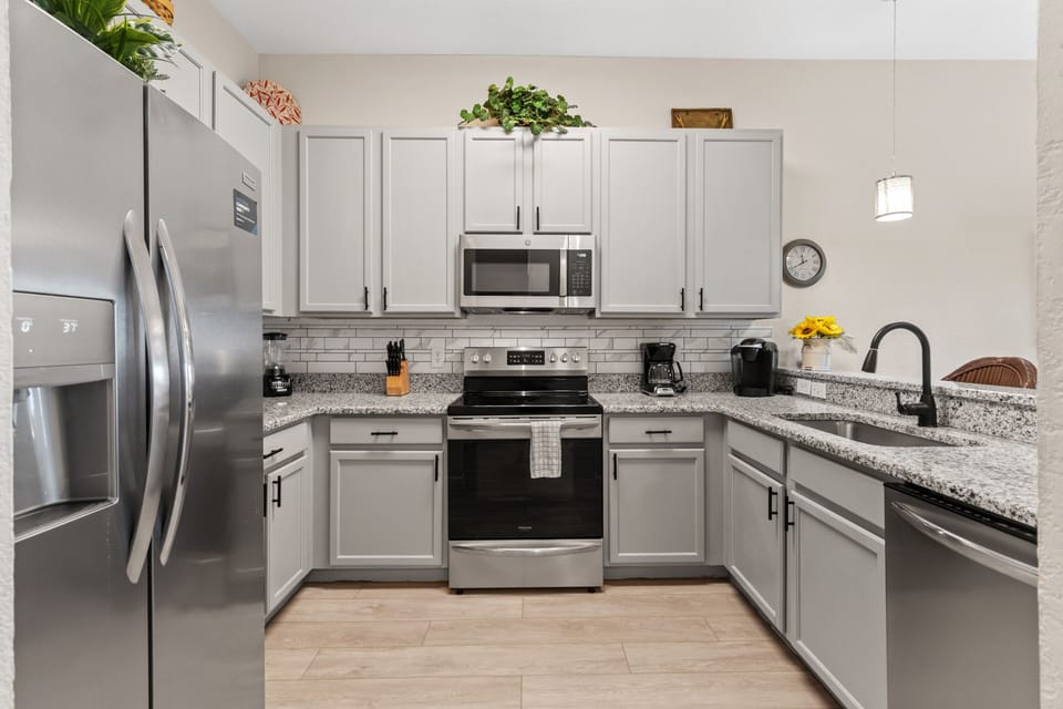 Fully Stocked Kitchen