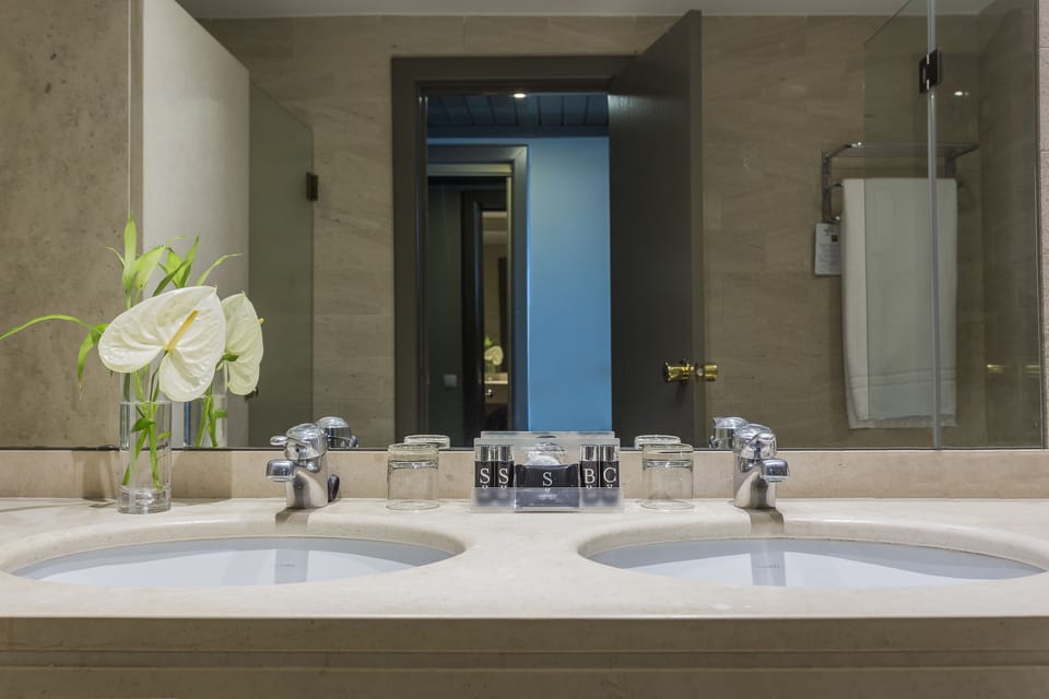 Free toiletries, hair dryer, bathrobes, slippers