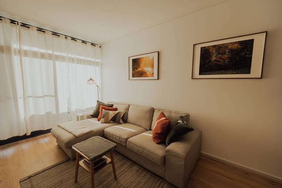 Open-plan layout combining functionality and style in a warm, inviting atmosphere.