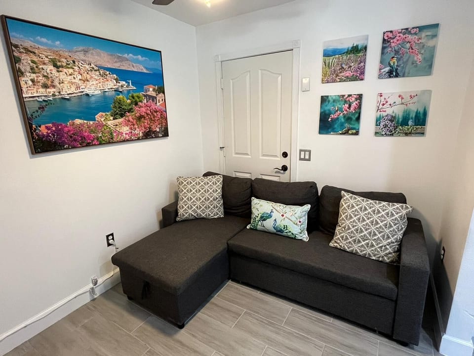 Living room with a 55"tv