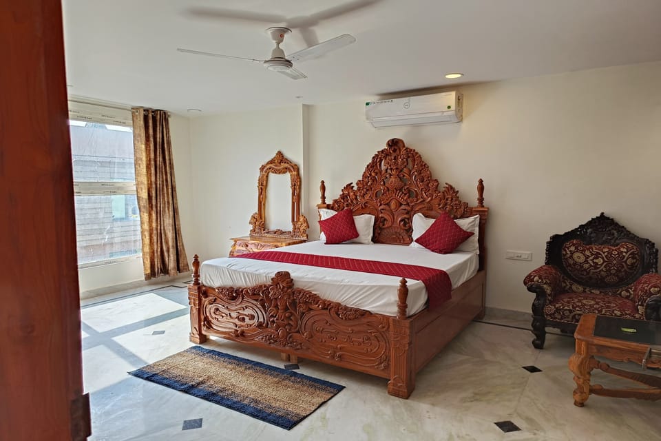 Suite | Desk, free WiFi, bed sheets