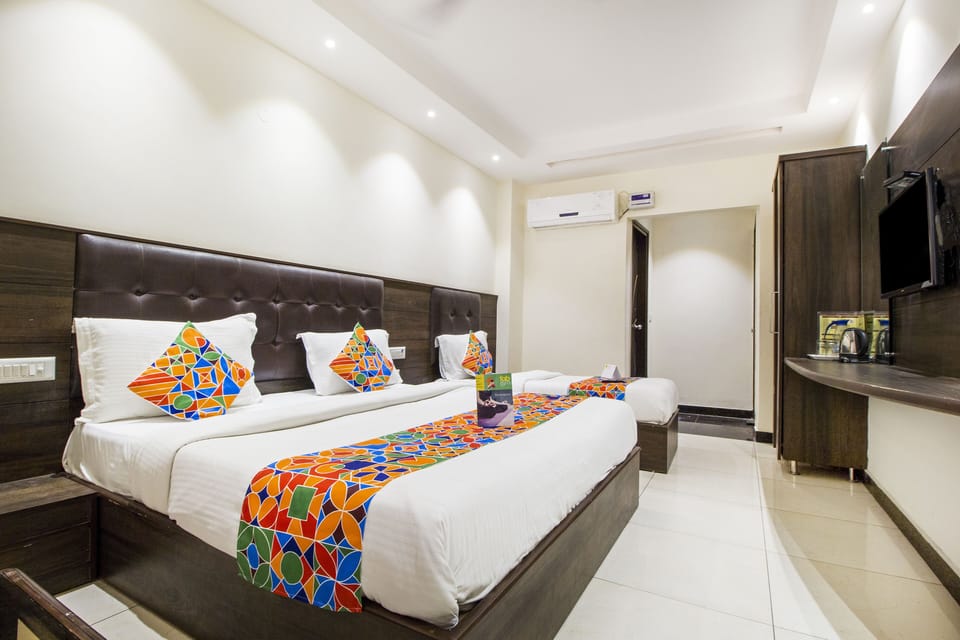 Family Room | Egyptian cotton sheets, premium bedding, in-room safe, desk