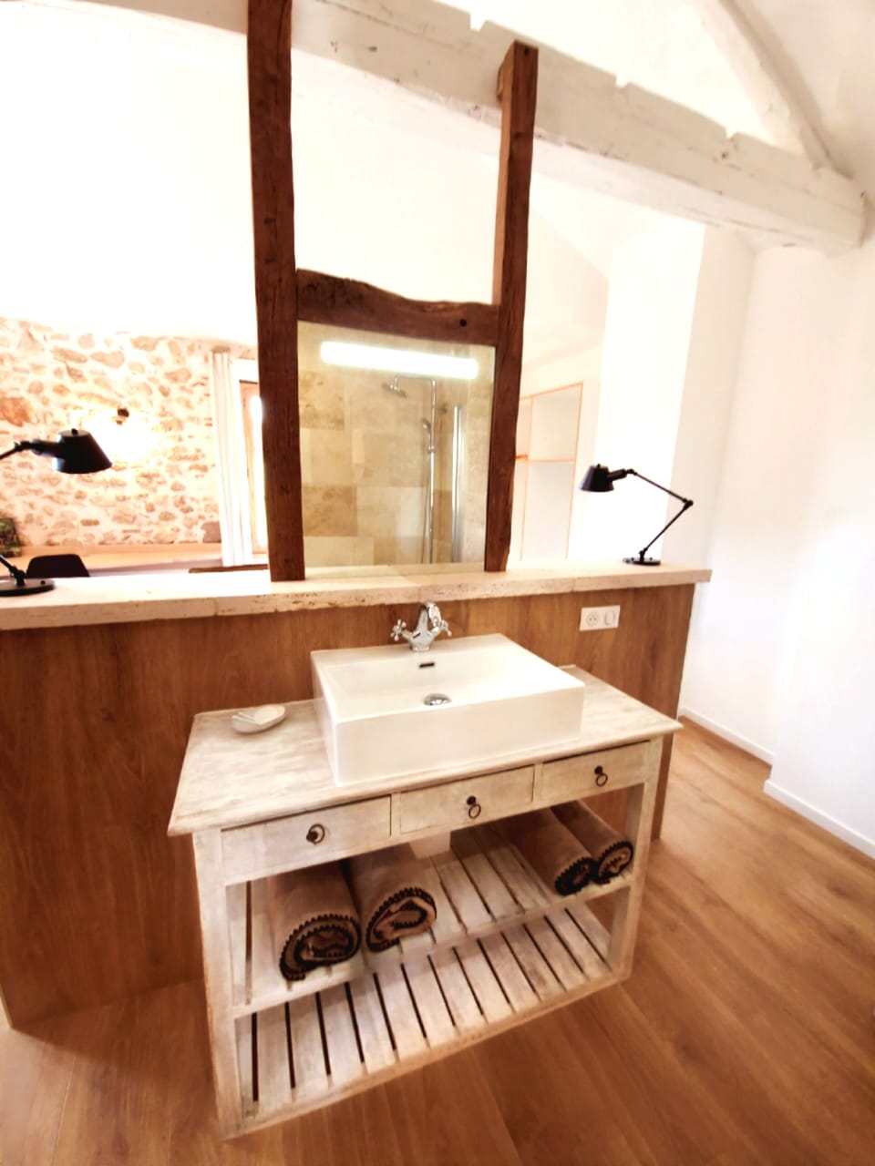 Superior Room, 1 Bedroom | Bathroom | Free toiletries, hair dryer