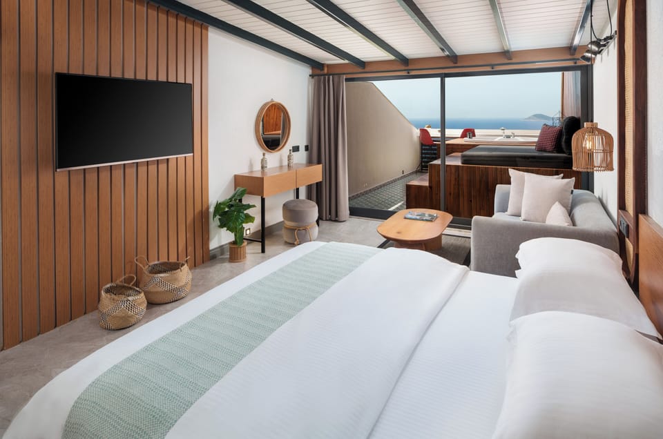 Honeymoon Penthouse | 1 bedroom, Egyptian cotton sheets, premium bedding, down comforters