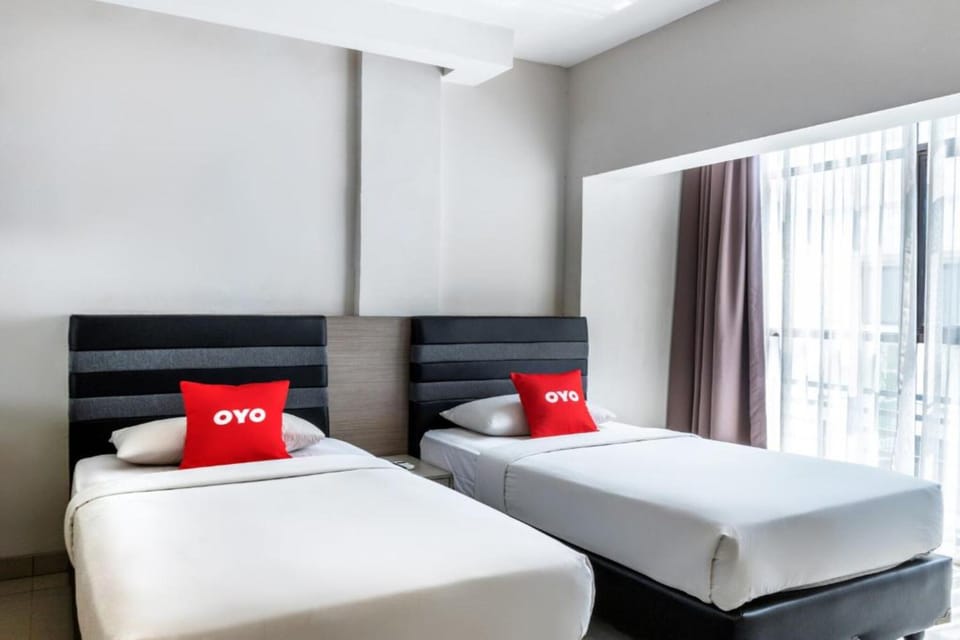 Desk, laptop workspace, free WiFi, bed sheets
