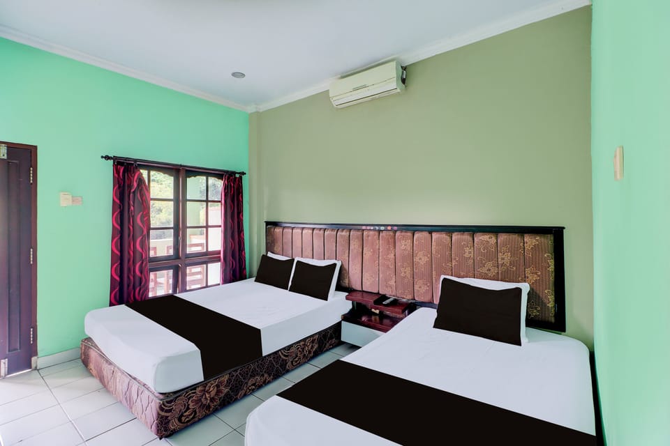 Premium bedding, desk, free WiFi, bed sheets
