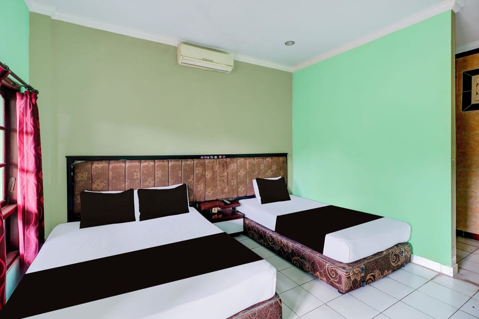 Premium bedding, desk, free WiFi, bed sheets