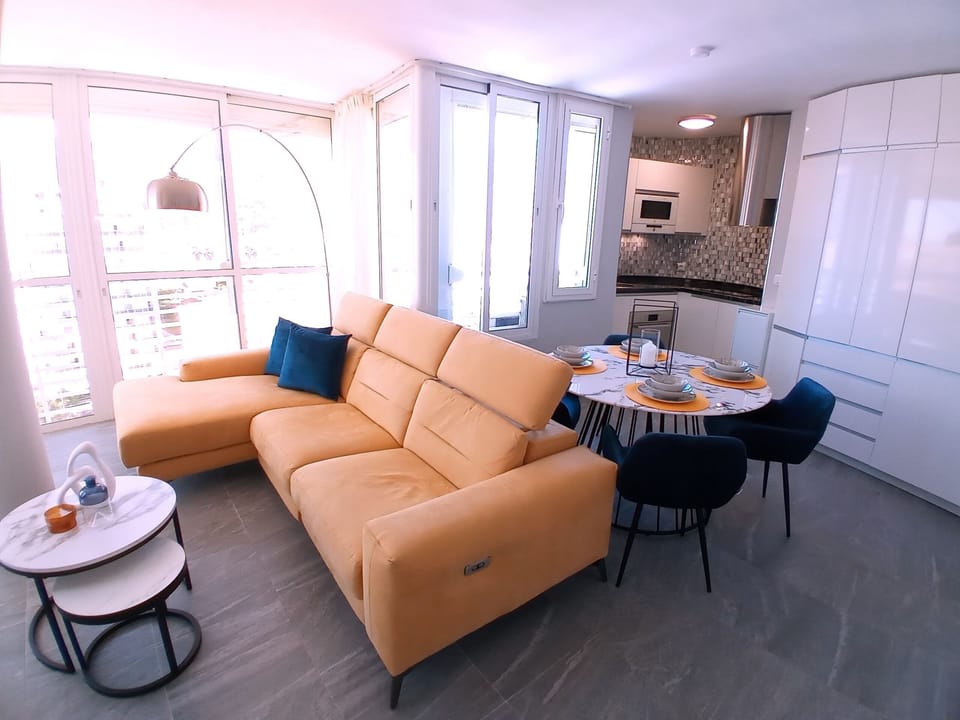 Kitchen and dining table for 4