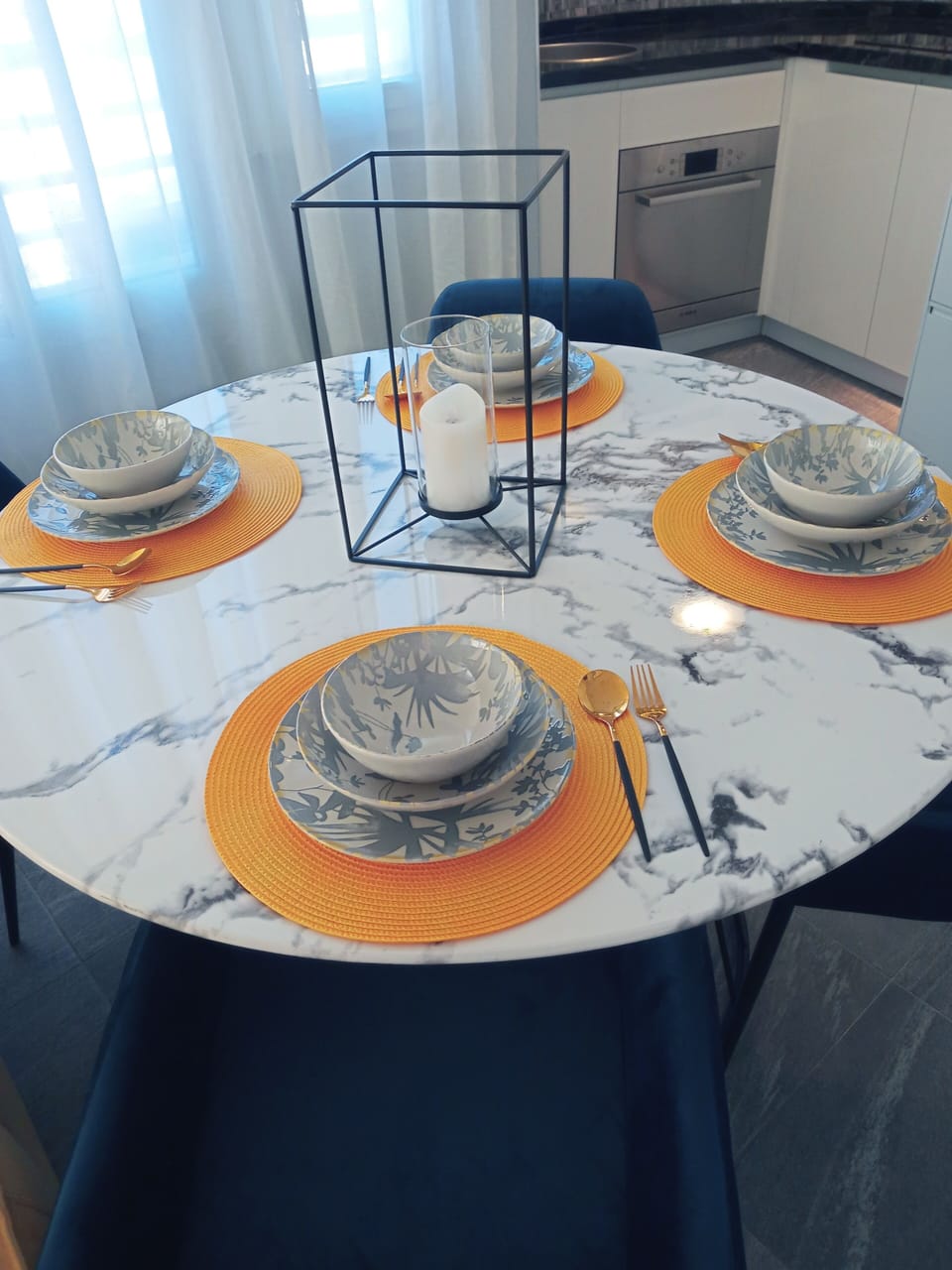 Kitchen and dining table for 4