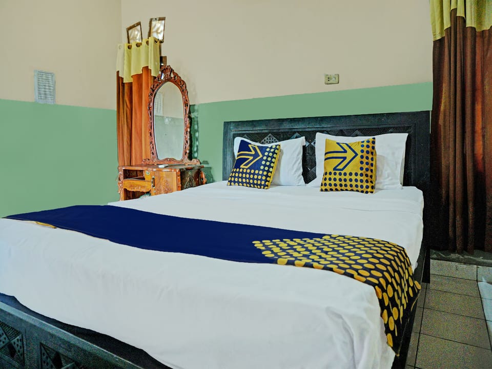 Double Room | WiFi (free), bed sheets