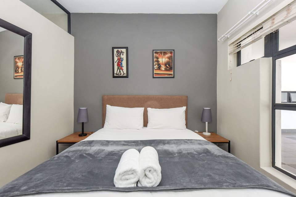 Classic Apartment | 2 bedrooms, in-room safe, desk, laptop workspace