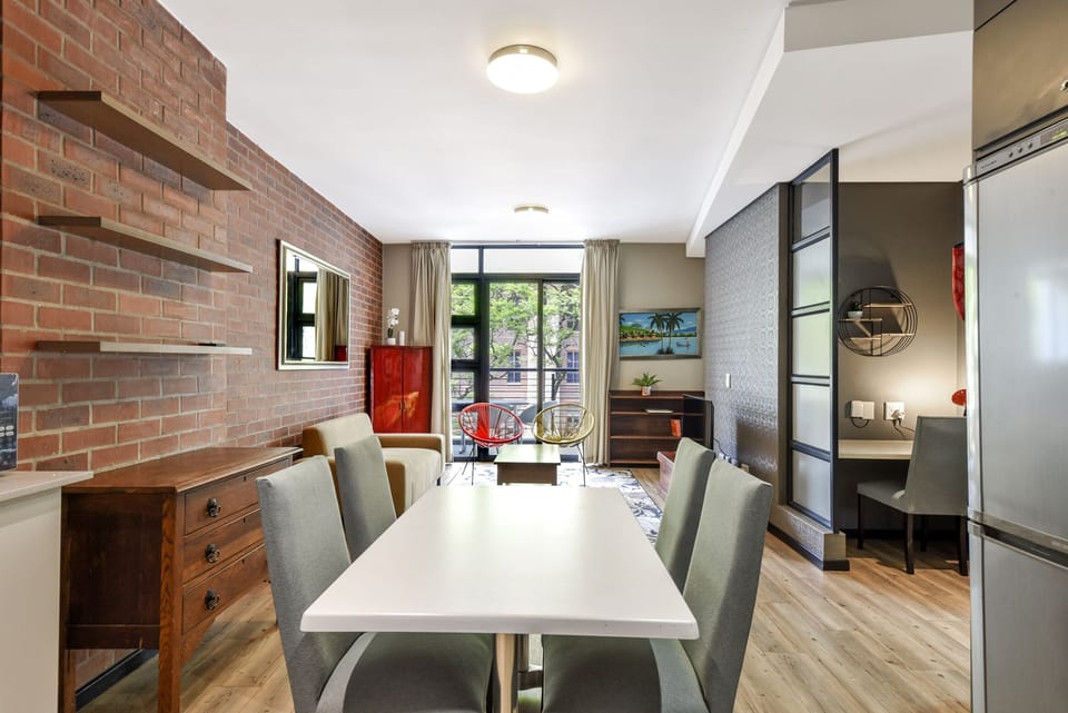 Classic Apartment | In-room dining