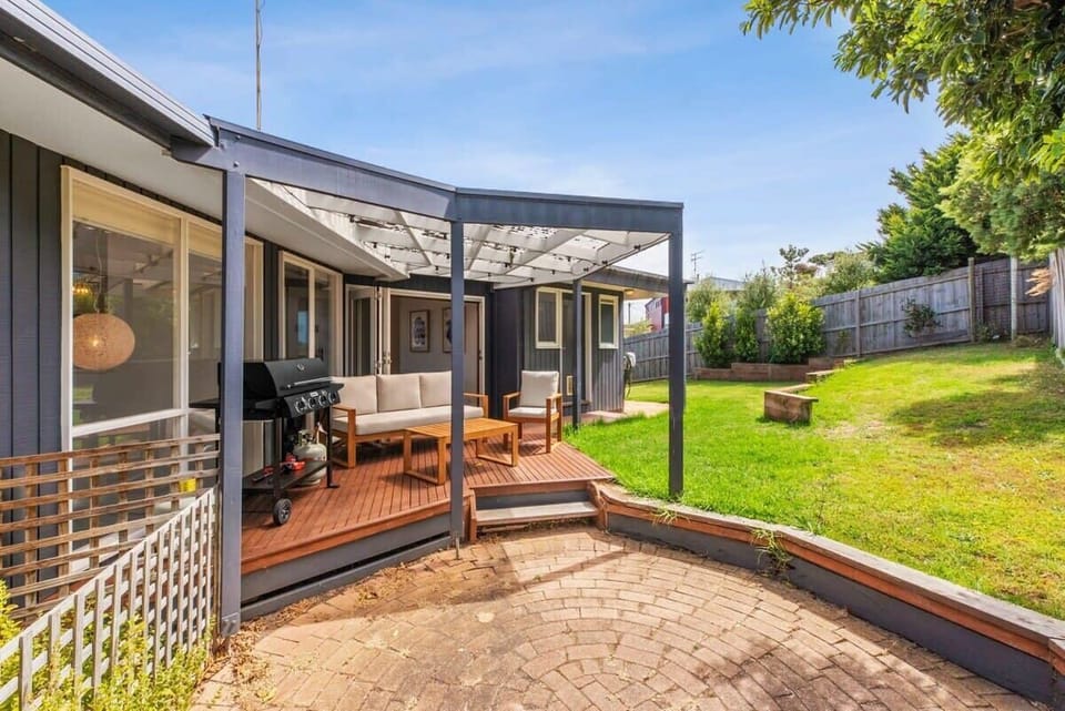 Sunny outdoor entertaining and secure backyard