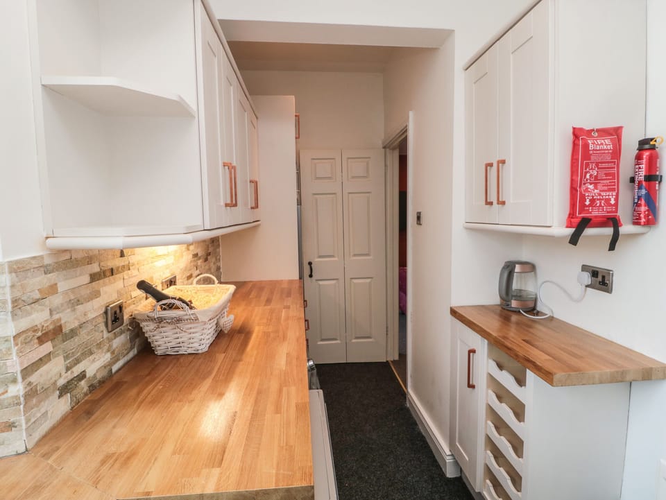 Fridge, dishwasher, electric kettle, toaster