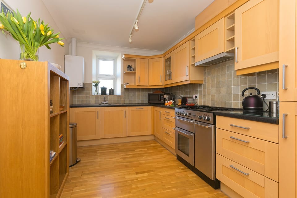 Fridge, dishwasher, electric kettle, toaster