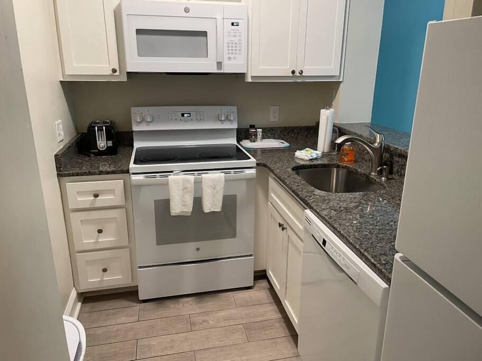 Kitchen (1)