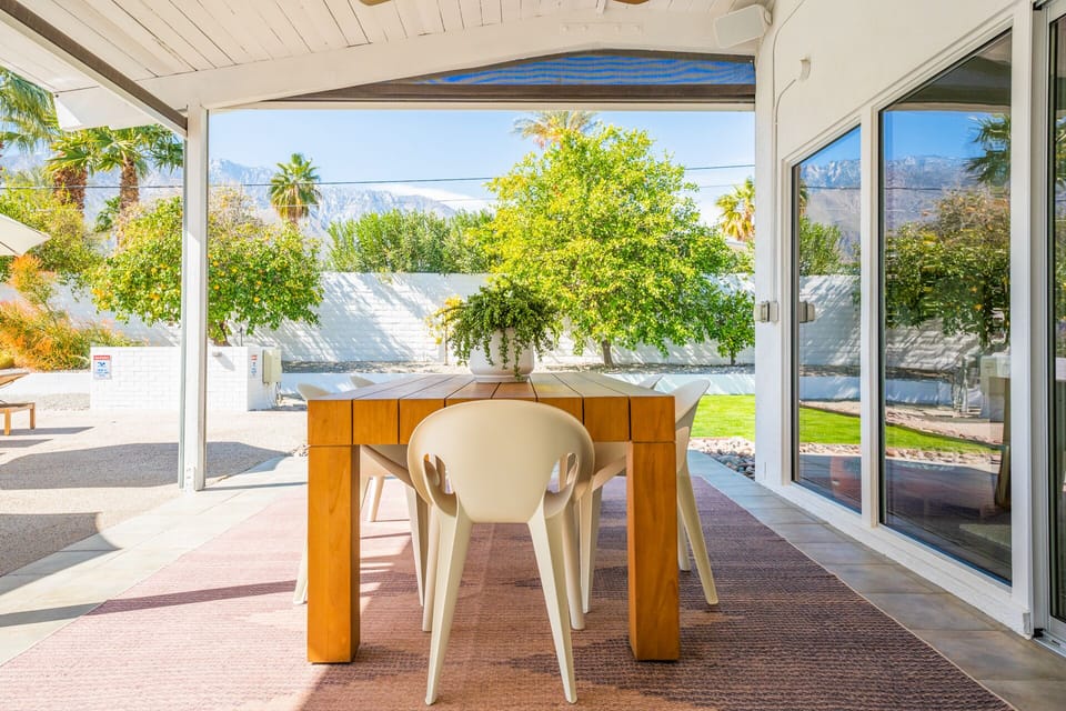 Outdoor dining