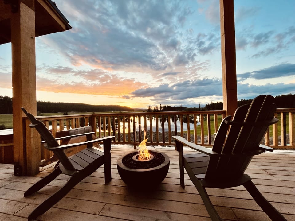 Luxury Cabin, 2 Queen Beds, River View | Terrace/patio