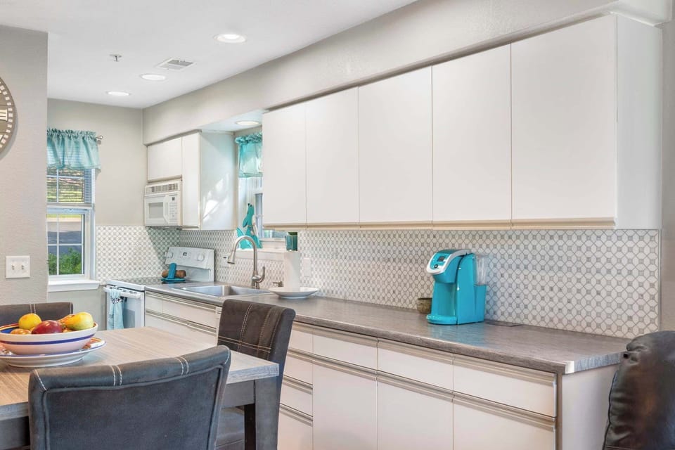 Condo, Multiple Beds, Balcony, Mountain View (Holiday Hills Getaway) | Private kitchen | Coffee/tea maker