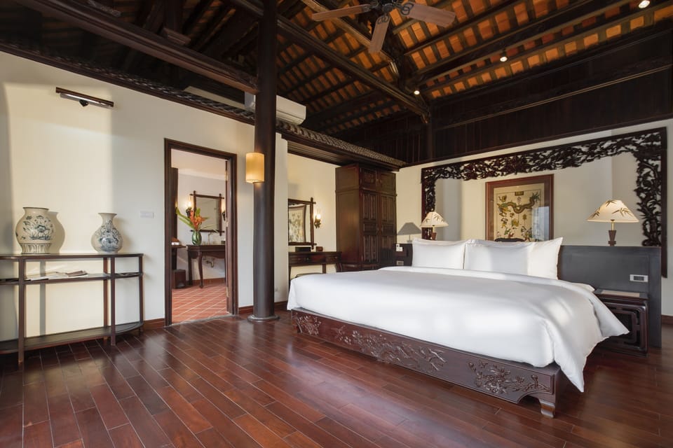 Premium Double Room | Minibar, in-room safe, desk, blackout drapes