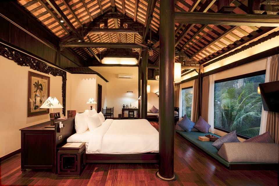 Royal Double Room | Minibar, in-room safe, desk, blackout drapes