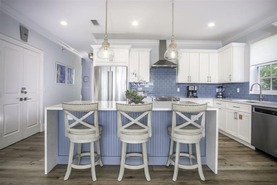 Seating for 3 at the Kitchen Island!