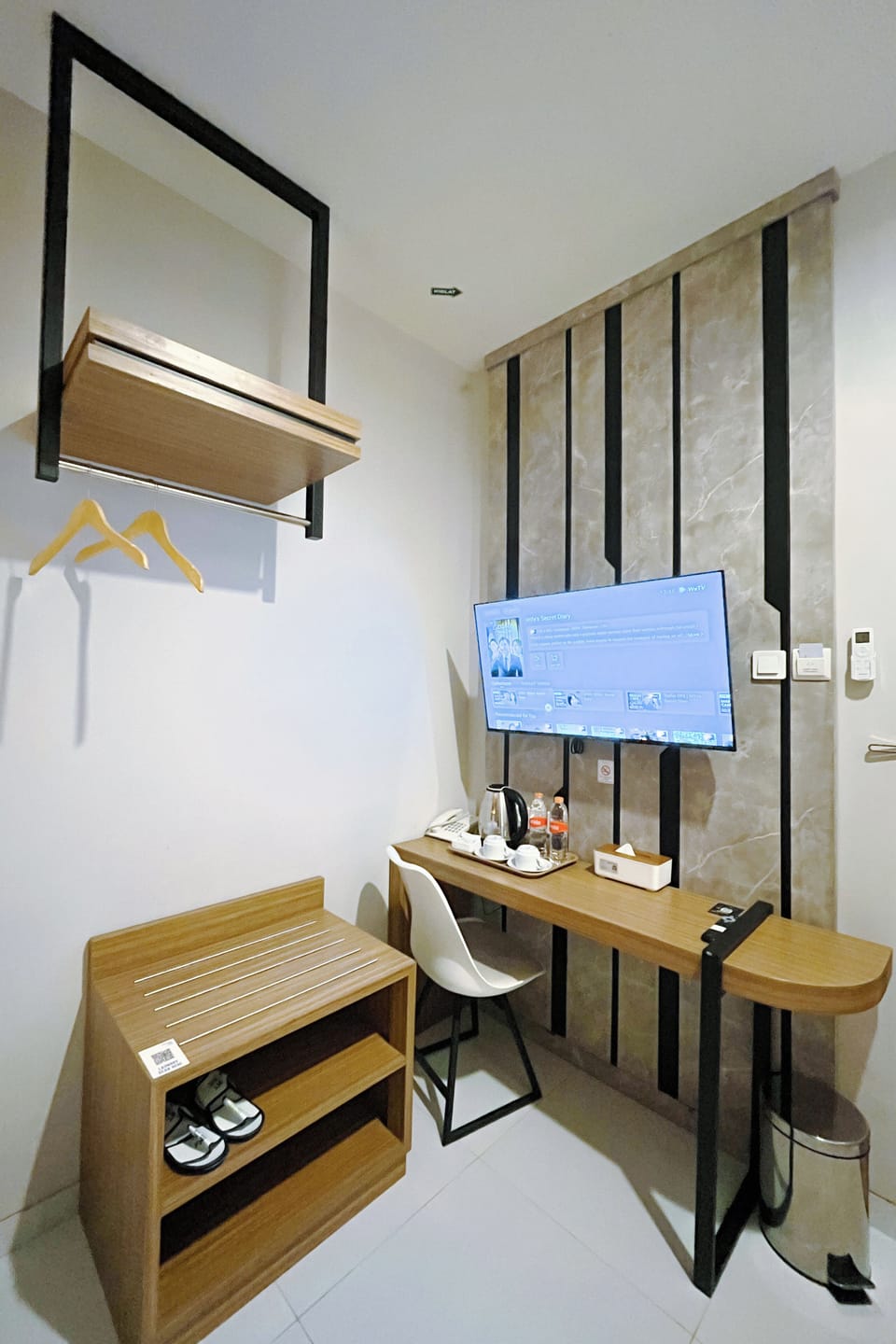 Superior Double Room | Hypo-allergenic bedding, desk, laptop workspace, free WiFi