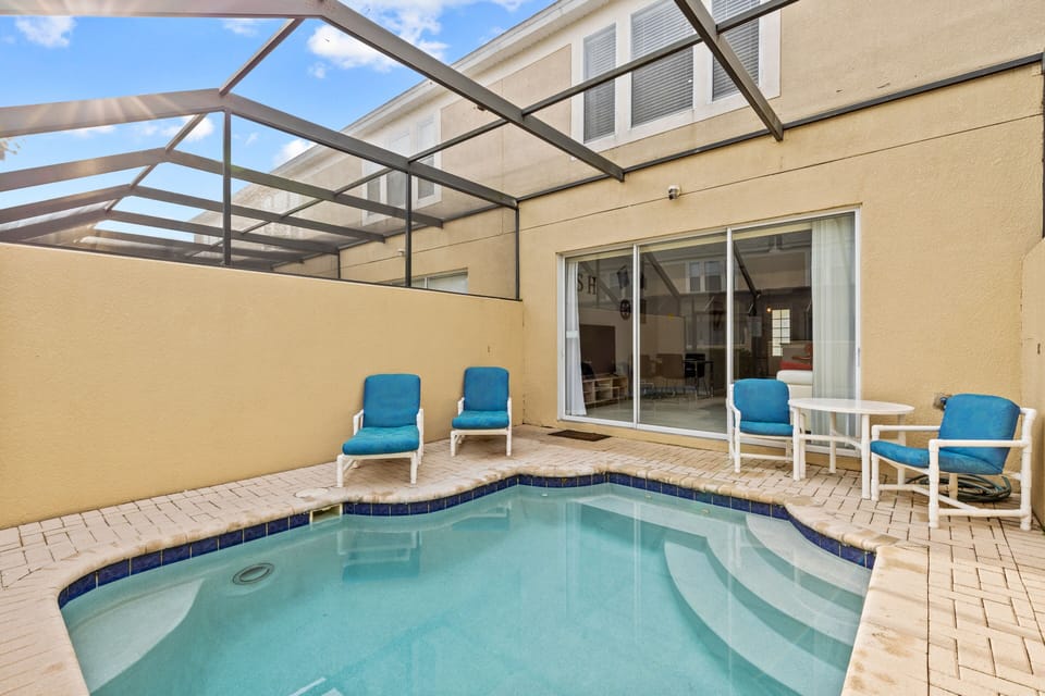 Private pool (3)