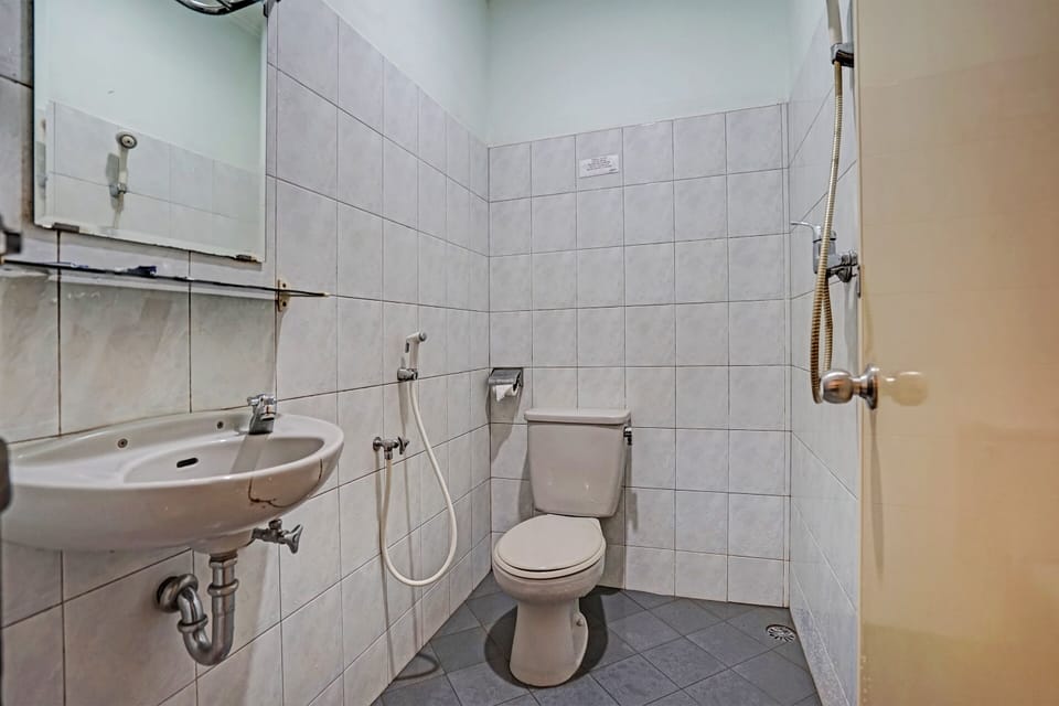 Shower, towels