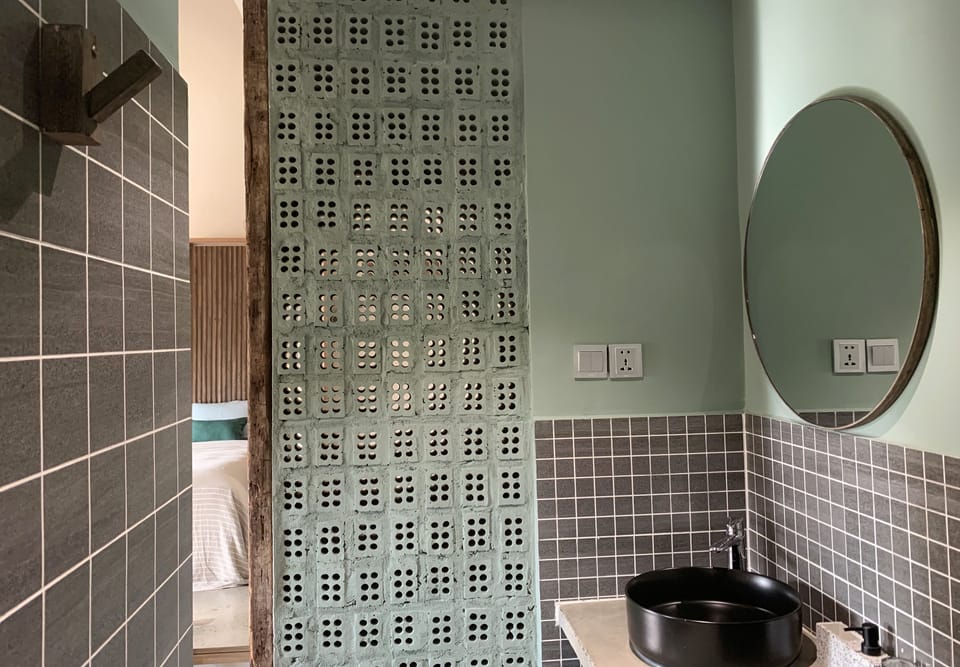 Standard Double Room | Bathroom | Designer toiletries, hair dryer, slippers, bidet