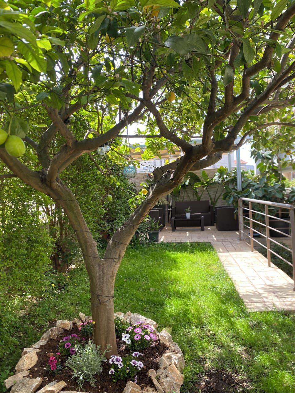 Relax outdoors after your flight – perfect for late arrival or early departure