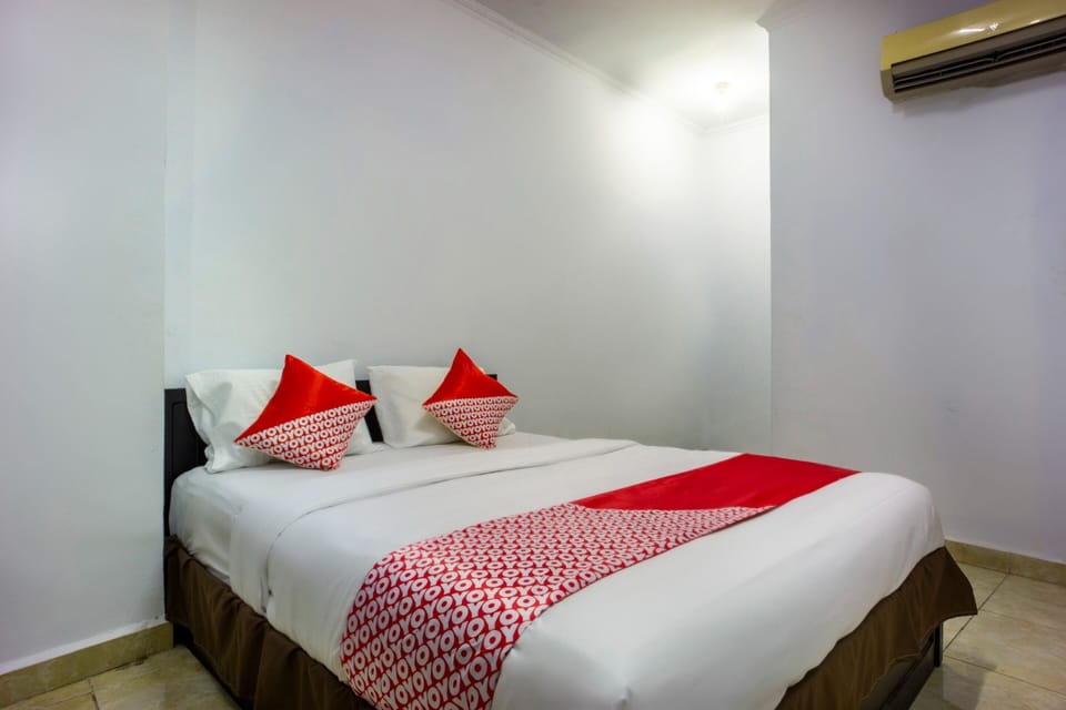 Standard Double Room | Desk, laptop workspace, WiFi (free), bed sheets